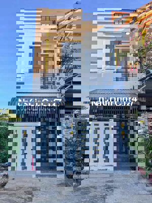 BÁN NHÀ 1 TRỆT 1 LẦU! 🚦 Vị trí:  hẻm xưởng gỗ nam phát, phường Long Tu