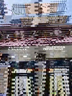 nhà đang hoàn thiện giao nội thất đầy đủ