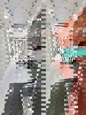 NƠI TRANG LONG _ THÔNG PHAN CHU TRINH _KHU PHÂN LÔ XE HƠI VÀO NHÀ