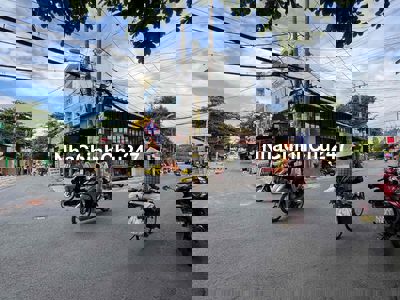 Nhỉnh 10Tỷ. Có nhà mặt tiền. Dtich 68m (4x17 vuông A4) - 3 lầu