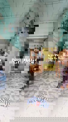 Bán nhà Ngã tư ga Dt 3,5x10m gác lững Có số nhà quận