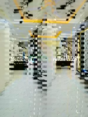 CHỊ GÁI BÁN NHÀ- CHUYỂN NHÀ TO HƠN-36M2-Ô TÔ VÀO-DÂN XÂY-CHẮC CHẮN