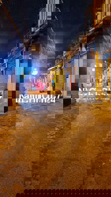 Nhà đường xe tải, gần ga metro chỉ 11tr còn tl. 3pn nhà sạch sẽ