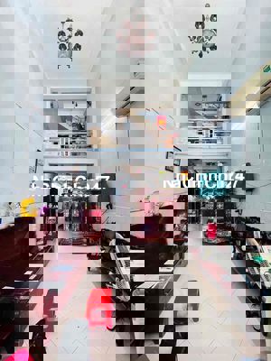 Bán Nhà Mặt Tiền Chính Chủ 1 Đời - 3 Tầng - 4PN - Cách Phạm Hùng 10mét