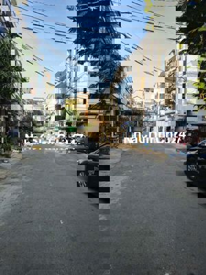 7 tỷ 650  thương lượng, bán nhà 2 tầng mặt tiền, dt: 4 × 16 .