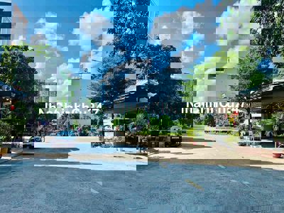 360m2 lô đất 2 mặt tiền sát vincom DT 15*24 giá 15.6 tỷ TL