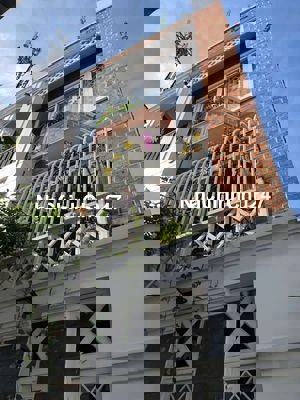 6,8 tỷ, 60m2, 4 tầng, 4pn nằm giữa T3 và metro số 2