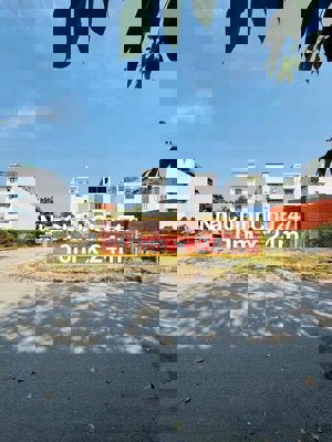 Lô góc 2 mặt tiền đối diện công viên đường số 43 Lê Văn Thịnh