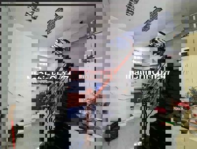 NHÀ 2PN/2WC, SHR ĐƯỜNG NAM HOÀ GẦN GA METRO