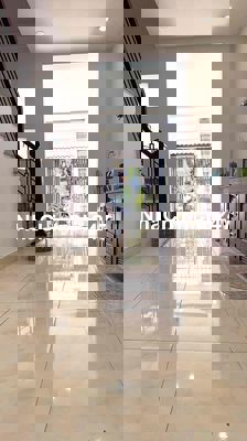 Nhà 2 Tầng 4x17m 3PN Tân Thới Nhất Quận 12 HX Hơi SHR