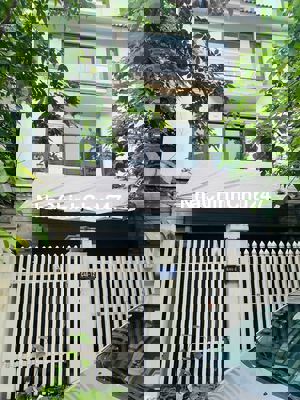 -Nhà thô 114m2, liền kề Geleximco Lê Trọng Tấn