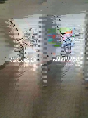 NHÀ 3 TẦNG NGUYỄN PHƯỚC LAN ĐOẠN SẦM UẤT