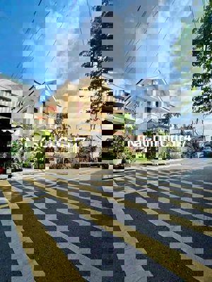 CHÍNH CHỦ BÁN GẤP BIỆT THỰ SÂN VƯỜN 350 M2 CHỢ HÓC MÔN ĐI ÚC