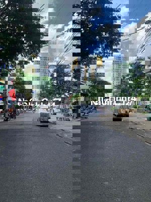 Nhà mặt tiền GS2 TTTM BIG C