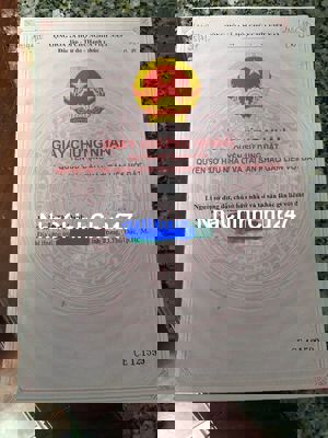 BÁN NHÀ CẤP 4 ,đường xe hơi