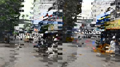 Chính Chủ gửi bán nhà Măt Tiền Khu kinh doanh buôn bán đông đúc.Giá rẻ