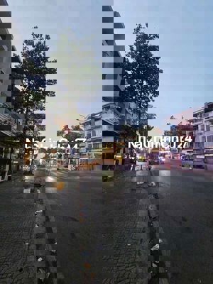 Mặt Tiền 4 Tầng Dương Quang Đông Siêu Víp Q8