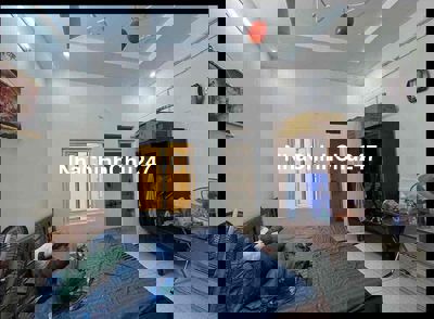 BÁN NHÀ NGÃ 4 GA - 71m2 ( 4x18)- HXH - GIÁ TỐT CHỈ 5,2 Tỷ