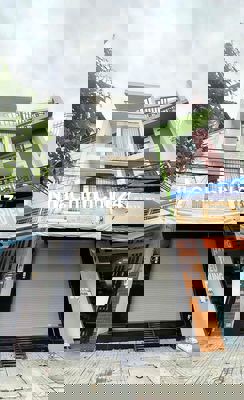 Nhà Mặt Tiền Song Hành Ngay Ngã Tư NVQ