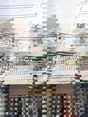 Chính chủ cần bán căn nhà mặt tiền số 15 hồng lạc p10 Tân Bình