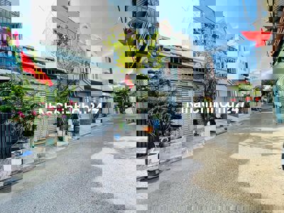 Nhà mặt tiền P Linh Đông gần Phạm Văn Đồng 82m2 (4.7x 17) sẵn HĐT 10tr