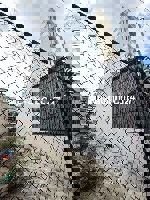 BÁN NHÀ CẤP 4 2 MẶT TIỀN NGAY CHỢ BÌNH TÂY P.1, Q.6