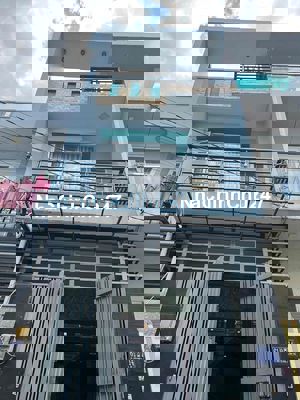 Cần bán nhà 1 trệt 2 lầu giá hạt gạo