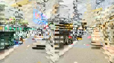 Nhà mặt tiền 3 tầng đường số 10 Linh Đông ngang 8m sát Tô Ngọc Vân