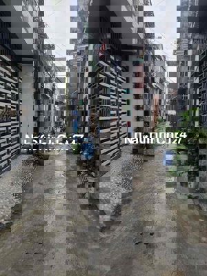 nhà 1 trệt 2 lầu diện tích đất 64m2 sử dụng 150m2 cách Hai Bà Trưn