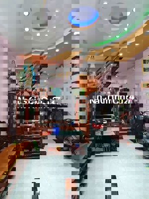 Chủ gấp bán nhà 2 tầng. 51m2 (4.1 ×12) 2pn.2wc .hẻm ba gác.Dân trí