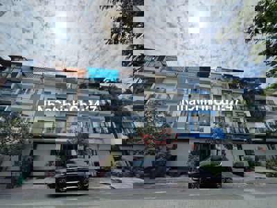 Chính chủ Bán gấp ngay căn - Nhà Phố Jamona City, nhà đẹp , giá tốt TT