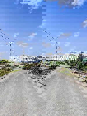 Tôi chính chủ trên sổ cần bán đất mặt tiền đối diện biệt thự Sun Group