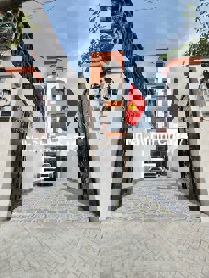 Nhà MT kênh 04 TL 28 , P.TL Quận 12,  ngay ngã tư ga,7PN,8WC NTCC