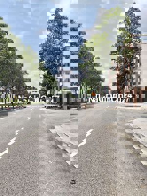 Bán nhà phố thương mại 2 mặt tiền 3 tầng ngay trung tâm TP Mới BD