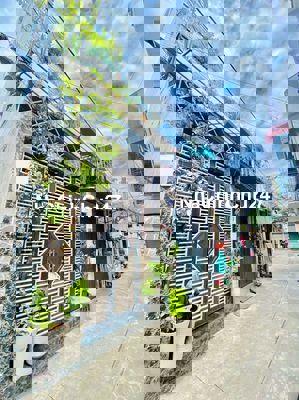 BÁN NHÀ TRƯỜNG CHINH, GẦN BIG C, NHỈNH 5 TỶ,  4 PHÒNG NGỦ, HẺM XE HƠI