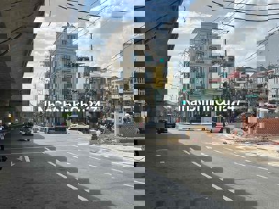 BÁN LÔ ĐẤT ĐẸP MẶT TIỀN ĐƯỜNG C2 - HOÀNG HOA THÁM - ĐỐI DIỆN NHÀ GA T3