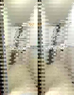 chính chủ bán nhà 1 trệt 2 lầu BTCT. 3 PN 2 WC, ngãy ngã 5 chuồng chó