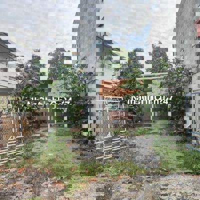 Đất mặt tiền Lê Chí Dân