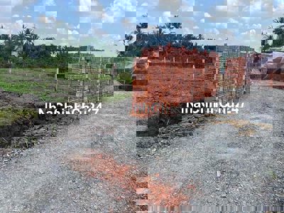 đất vườn được chuyển thổ , cách tỉnh lộ 816 400m , giá bán : 850 triêu