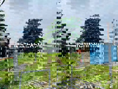 Chủ cần ra gấp 282,8 m2 đất thổ cư, mặt tiền đường nhựa giá 960 triệu