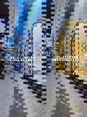 nhà mới xây(chính chủ) đầy đủ tiện nghi cách dg chinh 25m