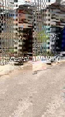 Mua nhà tặng kèm miếng đất to