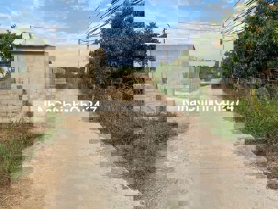 BÁN LÔ ĐẤT 1015M2 CÓ 17M MẶT TIỀN ĐƯỜNG BÊ TONG,CHI VỚI GIÁ 650T