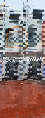 Chính chủ cần bán gấp nhà mới xây ngay KCN Cầu Tràm.SHR. giá rẻ.