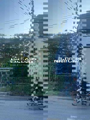 Cần bán lô đất mặt tiền cuối liên ấp 2-6 .