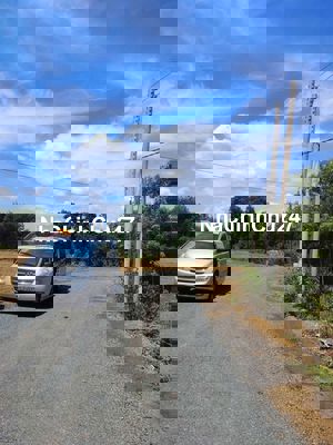 Đang cần tiền bán gấp lô đất có thổ cư xd được mặt tiền đường nhựa 32m