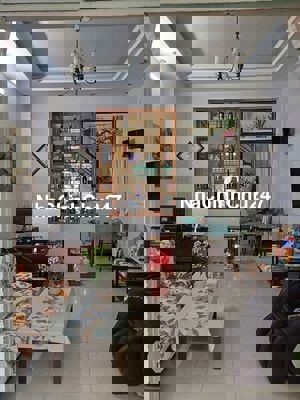 Nhà chính chủ 4*10 đúc 3 lầu cực rẻ f9