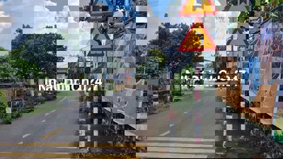 6800m2 vườn trái cây, 3 mặt tiền đường gần ngã tư Dầu Giây. Giá 750 tr