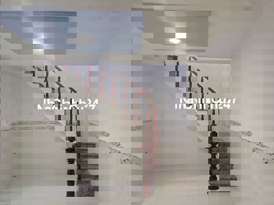 Cần bán nhà chính chủ ở Thành Phố Dĩ An DT22m2 (1 trệt+ 1 lầu)- 650tr.