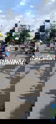 CHÍNH CHỦ CẦN TIỀN LÀM ĂN NÊN BÁN GIẢM GIÁ NHÀ 2 MT ĐƯỜNG BÌNH THÀNH